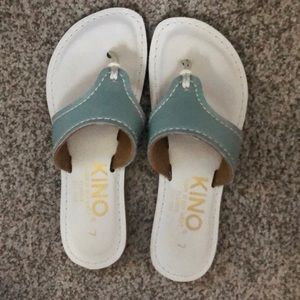 KINO flip flops